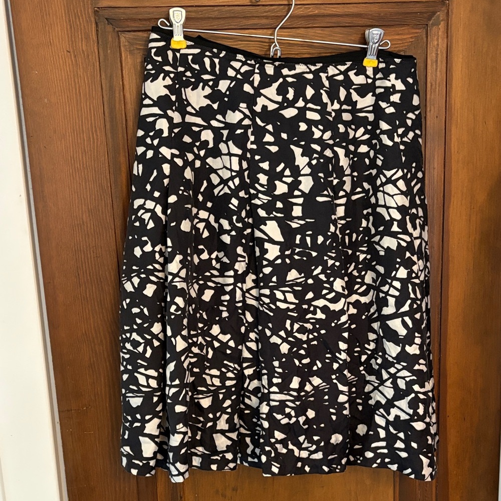 Black and Cream Patterned A-Line silk Skirt